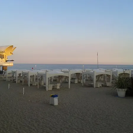 Signora Ruth - Sabbiadoro Residence Lignano * 利尼亚诺萨比亚多罗