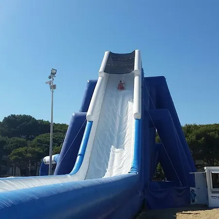 Signora Ruth - Sabbiadoro Residence Lignano 公寓