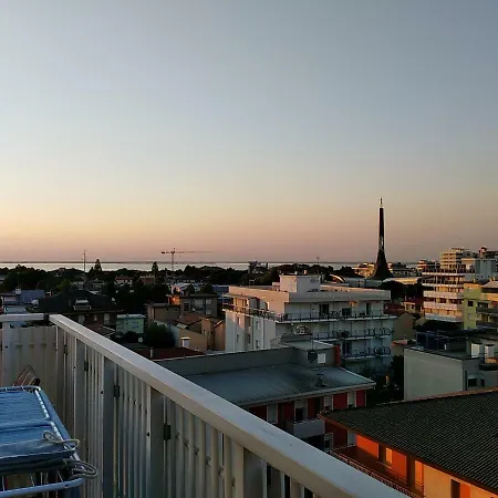 Signora Ruth - Sabbiadoro Residence Lignano 公寓 *