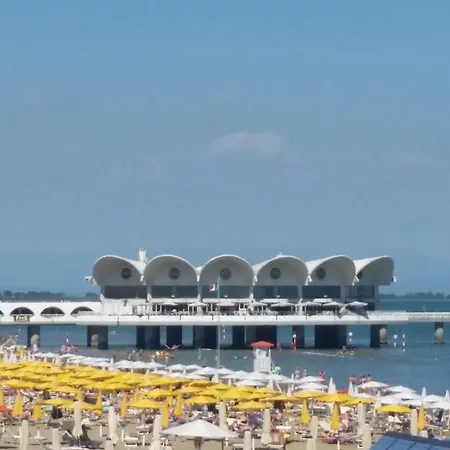 Signora Ruth - Sabbiadoro Residence Lignano 利尼亚诺萨比亚多罗
